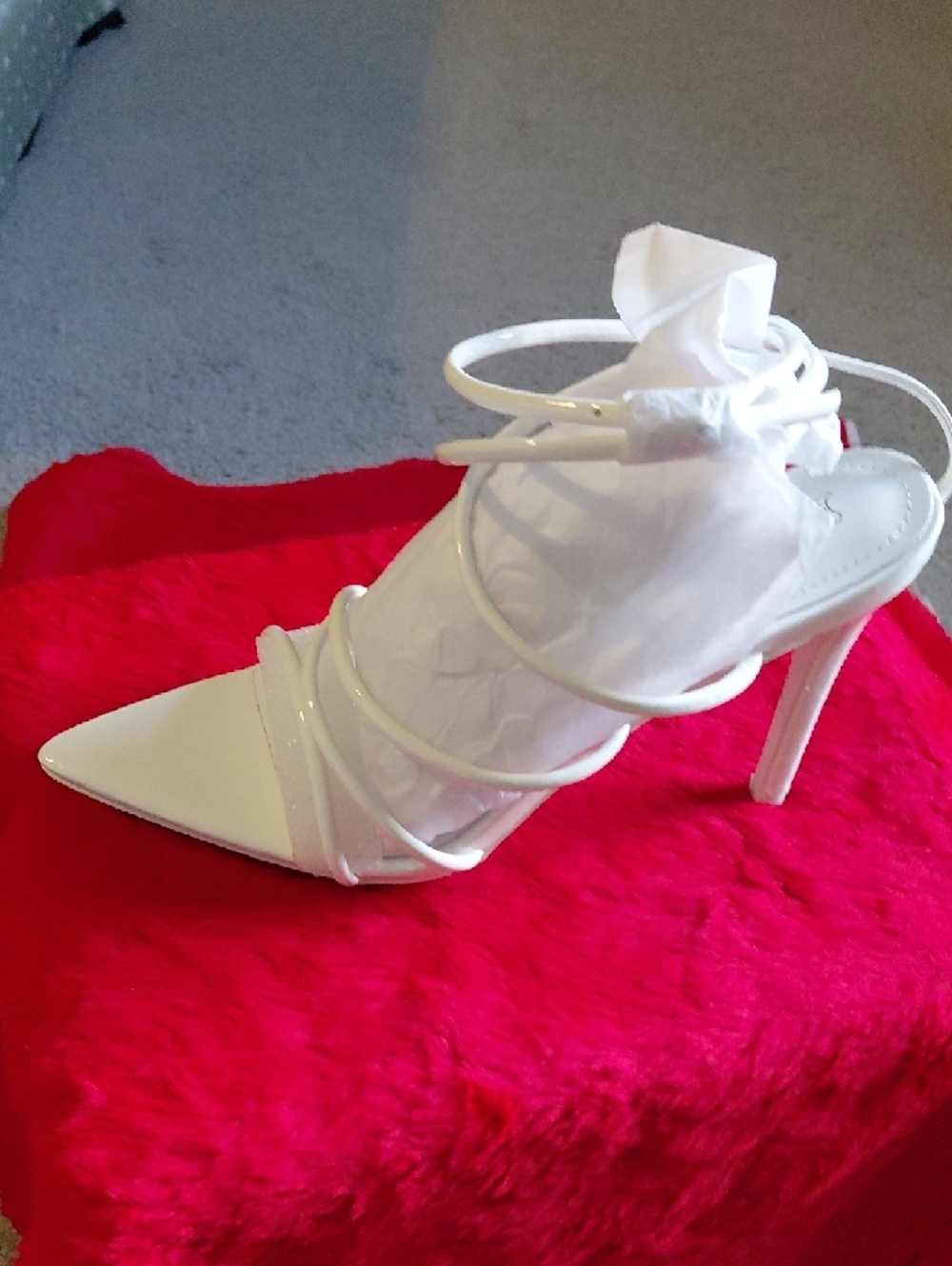 Cape Robbin White Strappy Patent Heeled Sandals - Picture 3 of 15